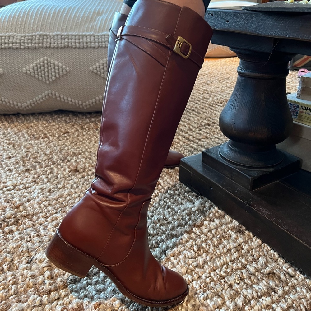 Fendi cognac boots.  Size 8.5.  1.5” heel.  Worn 3 times.  Beautiful for fall.